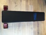FIKSNA HORIZONTALNA KLUPA - FLAT RED LINE BENCH - Slika 4